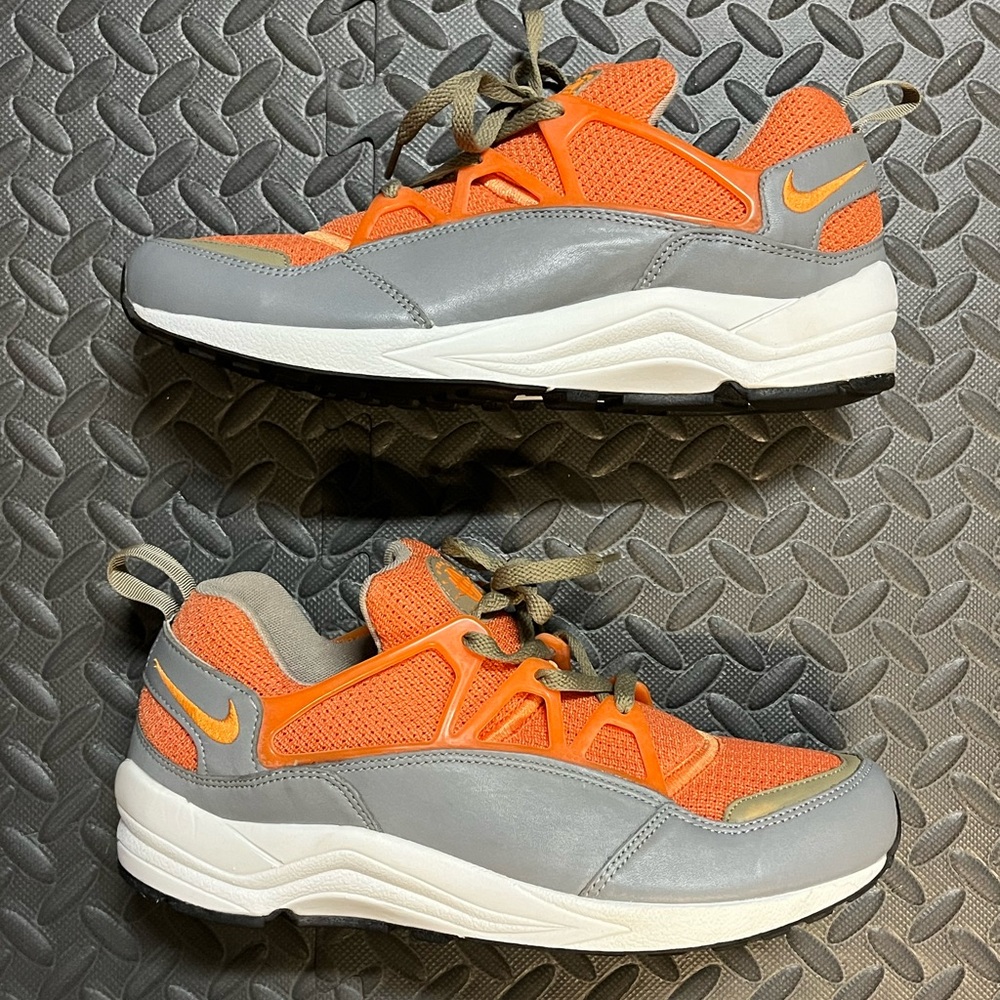 STUSSY x AIR HUARACHE LIGHT